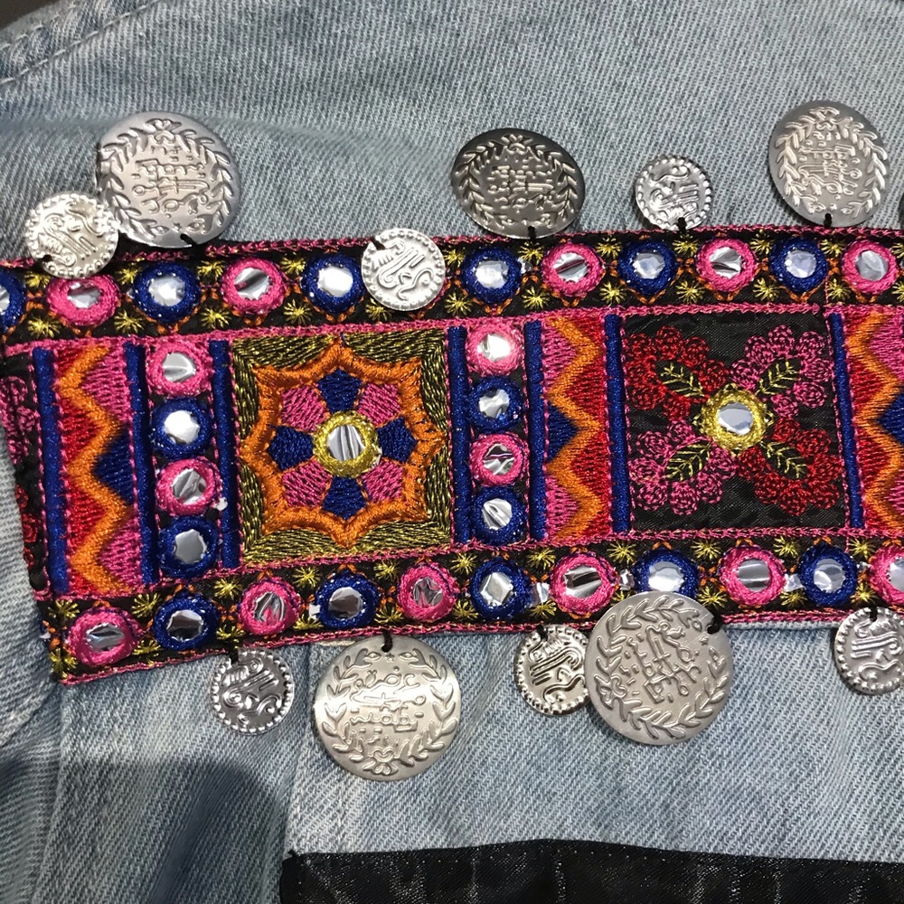 SILDDDD! Coachella vibe denim jacket - Picture 4 of 16